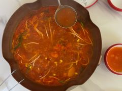 -毛辣果·贵州红酸汤牛肉火锅(西单店)