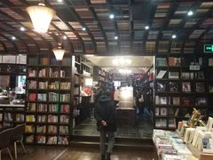 -钟书阁(松江泰晤士小镇店)