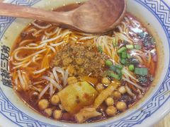 -魔都三兄弟酸辣粉·蘸卤炸串(虹桥万科店)