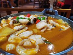 思茅酸汤鱼片-老滇山寨•云南特色菜•地方菜•民族风情歌舞表演(金碧店)