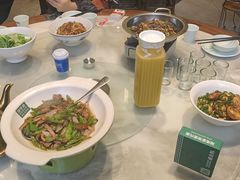 -绿草地·湘菜(酃湖师院店)