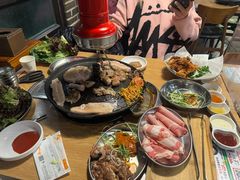 -江南猪肉商会无限续吃(弘大店)