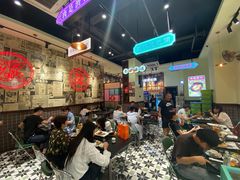 -何妹湿辣牛肉·粤式烧烤砂煲(桂雅路店)