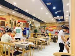 大堂-江城燕子大排档(江汉路步行街店)