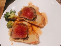 惠灵顿牛排-大中华希尔顿酒店-念自助餐·嗨啤·小龙虾