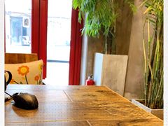 -HIGH FIVE哈福手工汉堡(桂林路店)