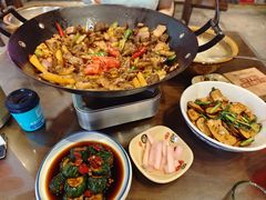 -富正毅三下锅·湘西韵味(天门山索道店)