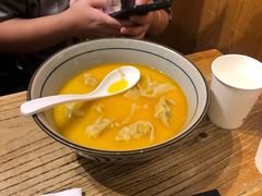 金汤黄鱼馄饨-蟹黄鱼·楼上面馆(外滩中央旗舰店)