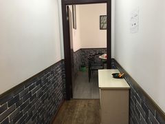 -茸梅路右拐龙虾-农家菜(松江店)