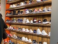 -ABC MART(心斎橋店)