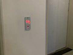 -白玉兰广场停车场