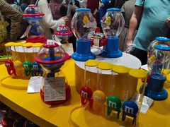 -m豆巧克力世界(上海世茂广场店)