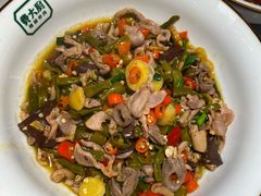 酸辣鸡杂-费大厨辣椒炒肉(黄兴中心广场店)