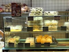 面包甜点陈列柜-白玉兰食品甜凤店(合生汇店)