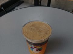 闪光橙橙冰萃咖啡-瑞幸咖啡(泊寓瑞达公寓店)