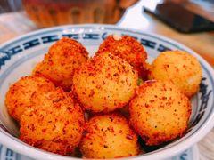 -沪小二炭火蛙锅(淮海中路美食不夜城店)