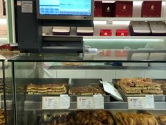 面包甜点陈列柜-上海哈尔滨食品厂(淮海中路店)