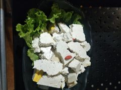 -洪氏嗨捞·广东猪肚鸡·椰子鸡火锅(西咸万象城店)