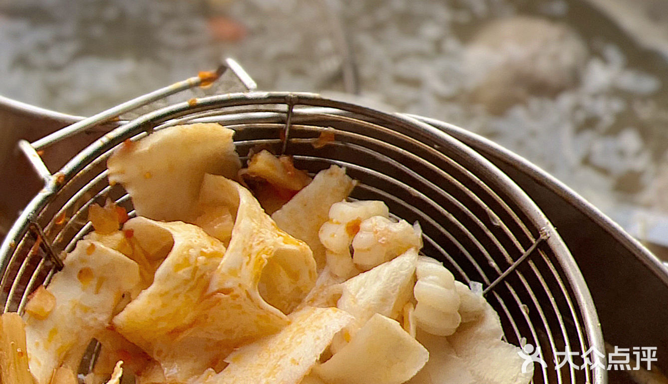 💥螺蛳粉牛杂火锅♨️，正宗柳州风味[色]，新鲜牛杂🐂碰上螺蛳汤底