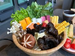 -湊湊火锅·茶憩(杭州湖滨银泰in77店)