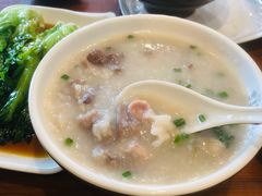 -洲心明记烧肉大粥
