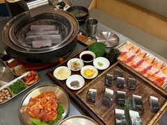 -围炉肉舍•炭烤活鳗•丹东海鲜烤肉(步行街店)