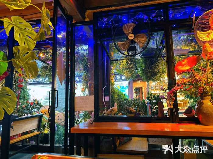 在路上酒吧(大理古城店)图片