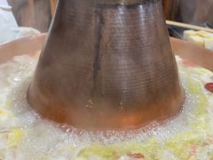 -果松木炭酸菜铜火锅·外婆参鸡汤