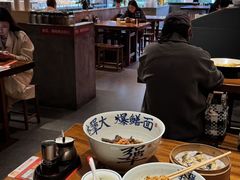 -李犟大爆鳝面·手工蟹黄包(湖滨西湖店)