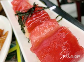 店比较吵 但盛在菜品好吃 虾饺皇里面的虾又大又好吃