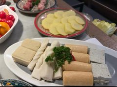 -尚尚仙·酸汤猪手·猪肚鸡火锅(华联万柳购物中心店)