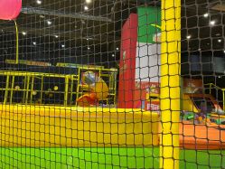 -蹦蹦跳跳(新奥购物中心店)