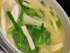 -彩云天云南餐厅