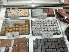 -VENCHI 闻绮(北京国贸商城店)