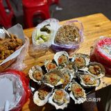 烤生蚝的诱惑味道 逛夜市