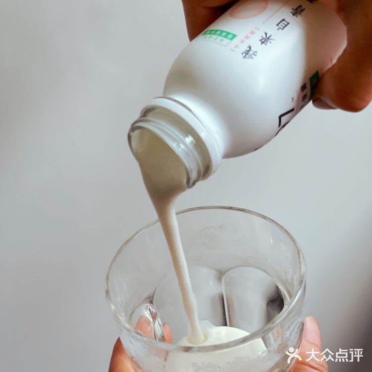 『牛毛黑黑 益生菌酸奶』