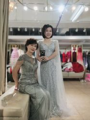 -月月婚纱礼服仓储店(王府井店)