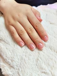 -爱美睫美甲会馆