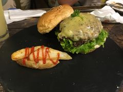 -HIGH FIVE哈福手工汉堡(桂林路店)