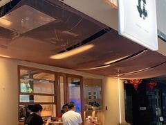 门面-天井·丑面包搭咖啡