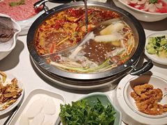 -茅草房·河畔园林火锅