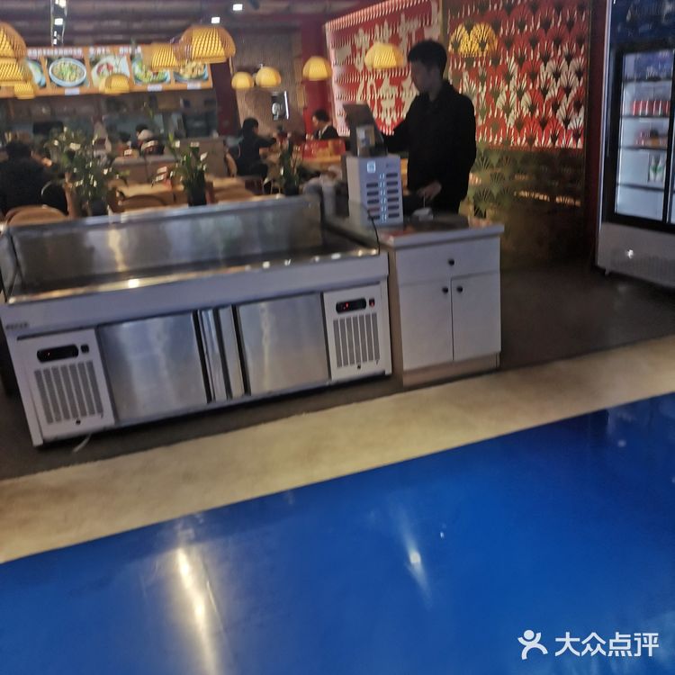 这家小店在大吉利万乐城，也就是原来的白堤路家乐福超市里