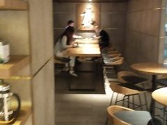 用餐区-星巴克(静安嘉里中心B2店)