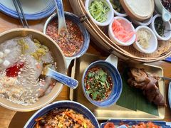 -包整·丝娃娃(一览甲秀楼风景店)