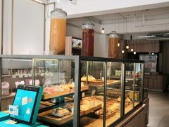 面包甜点陈列柜-顶东面包花园·生日蛋糕(世博店)