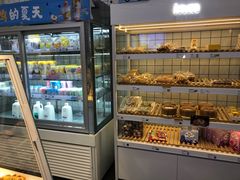 面包甜点陈列柜-一鸣真鲜奶吧(益乐路店)