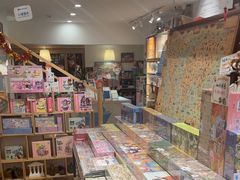 -猫的天空之城概念书店(束河店)