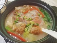 砂锅三鲜米线-龙抄手(文殊坊店)
