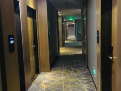 -潮漫酒店(北京通州环球度假区临河里地铁站店)