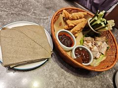 山东单饼卷六样-闫府私房菜·百年鲁菜(恒隆店)